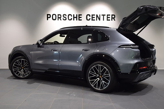 Porsche Cayenne 17 of 21