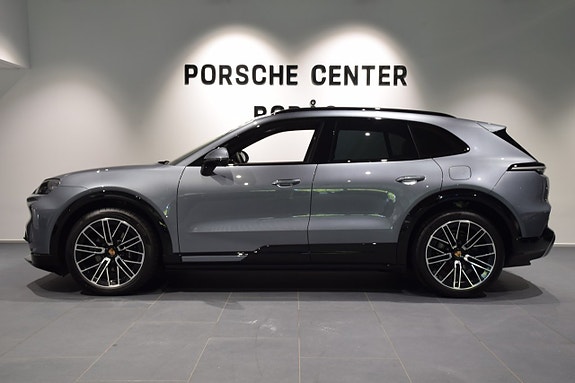 Porsche Cayenne 3 of 21