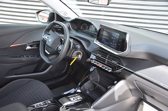 Peugeot 208 8 of 16