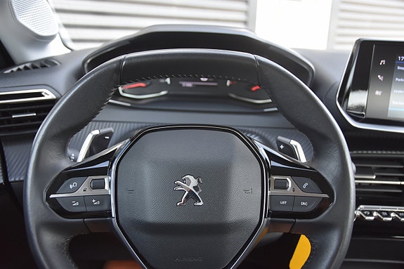 Peugeot 208 12 of 16