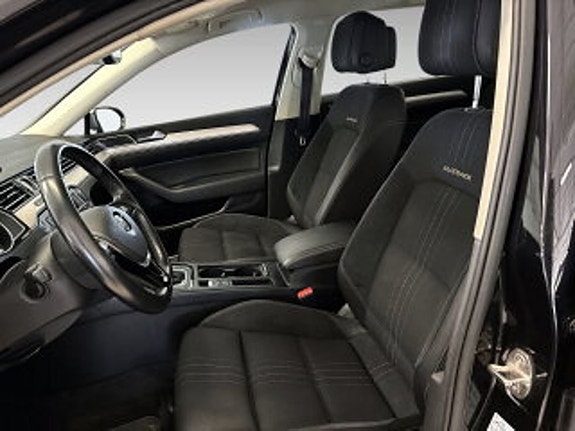 Volkswagen Passat Alltrack 7 of 10