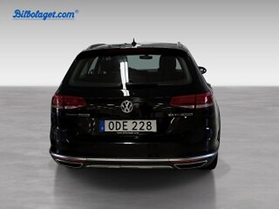 Volkswagen Passat Alltrack 6 of 10