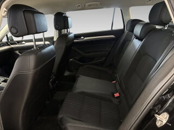 Volkswagen Passat Alltrack 9 of 10