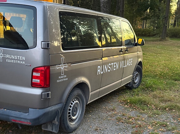 Volkswagen Caravelle 3 of 10