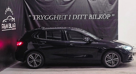 BMW 118i 4 of 29
