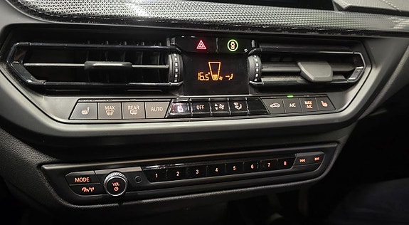 BMW 118i 16 of 29