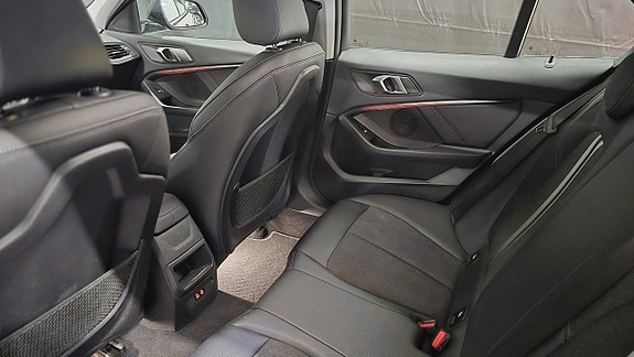 BMW 118i 11 of 29