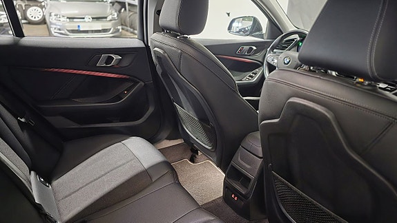 BMW 118i 12 of 29