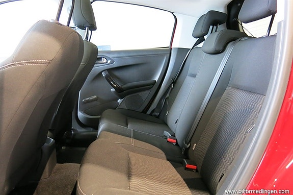 Peugeot 208 11 of 14