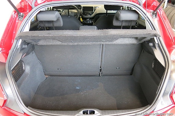 Peugeot 208 12 of 14