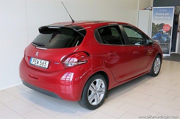 Peugeot 208 4 of 14