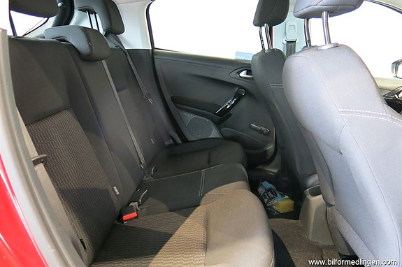 Peugeot 208 9 of 14