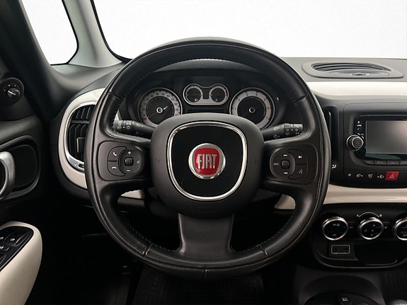 Fiat 500L 19 of 27