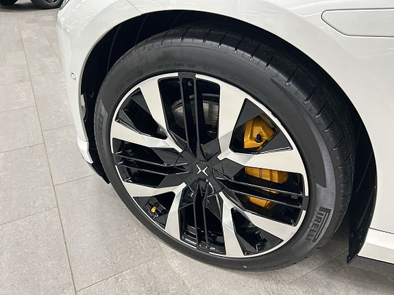 Polestar 4 9 of 11