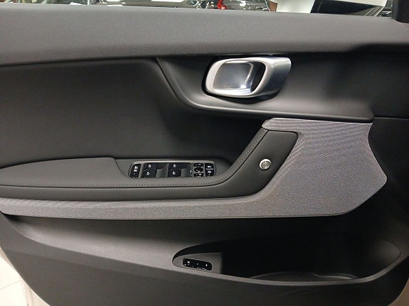 Polestar 2 13 of 13