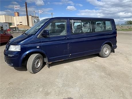 Volkswagen Caravelle 2 of 10