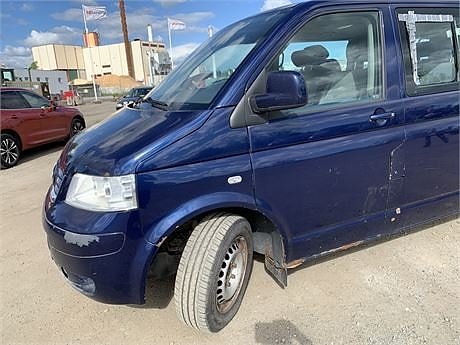 Volkswagen Caravelle 3 of 10