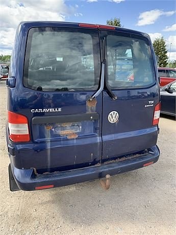 Volkswagen Caravelle 6 of 10