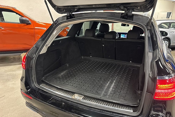 Mercedes-Benz E220 9 of 24