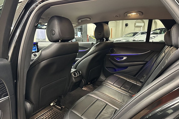 Mercedes-Benz E220 8 of 24