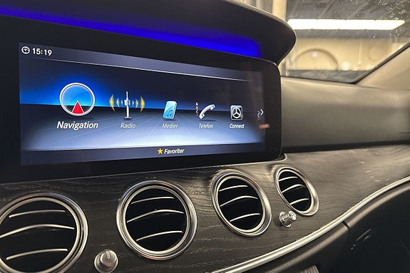 Mercedes-Benz E220 17 of 24