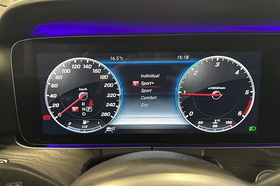 Mercedes-Benz E220 16 of 24