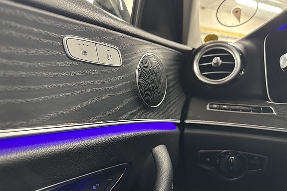 Mercedes-Benz E220 15 of 24