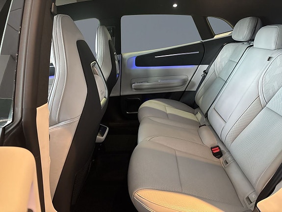 Polestar 4 8 of 13