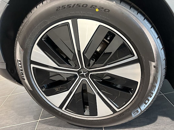 Polestar 4 11 of 13