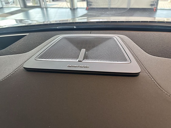 Polestar 4 10 of 12