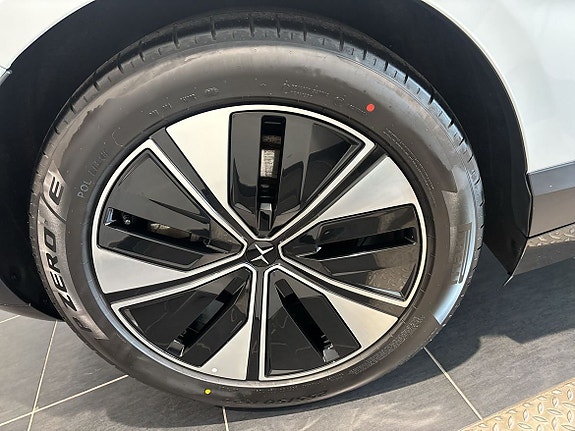 Polestar 4 11 of 12