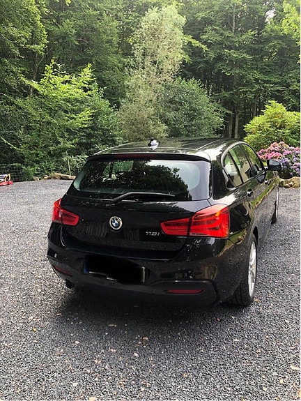 BMW 118i 2 of 8