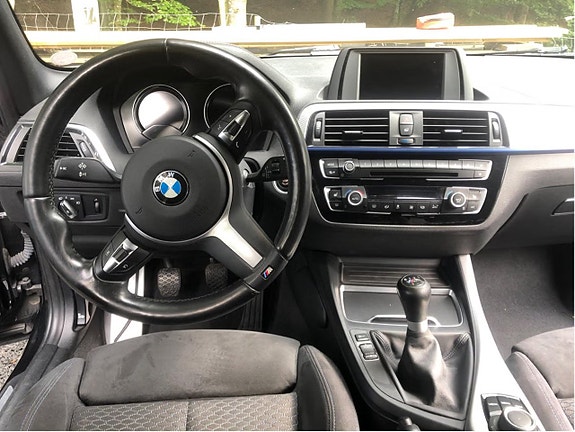 BMW 118i 4 of 8