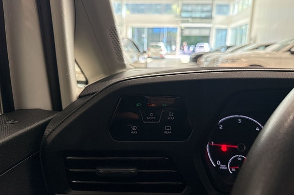 Volkswagen Caddy Maxi 10 of 19