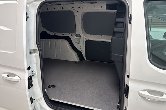 Volkswagen Caddy Maxi 16 of 19