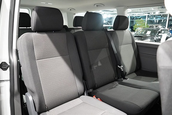 Volkswagen Caravelle 6 of 18