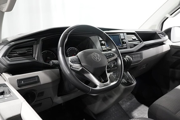 Volkswagen Caravelle 5 of 18