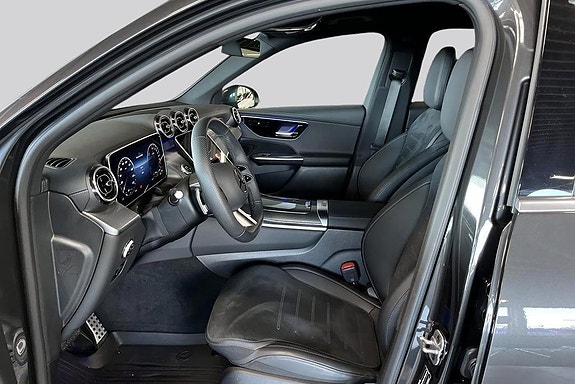 Mercedes-Benz GLC300 e 8 of 22