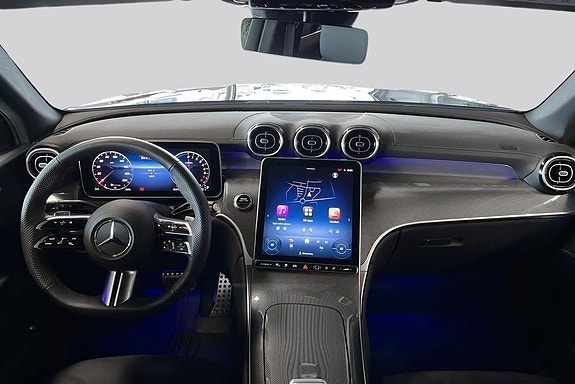 Mercedes-Benz GLC300 e 7 of 22