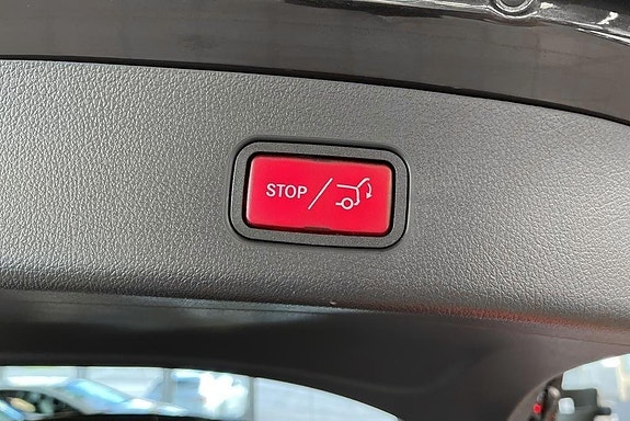 Mercedes-Benz GLC300 e 15 of 22