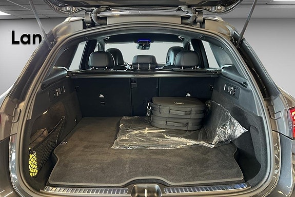 Mercedes-Benz GLC300 e 14 of 22
