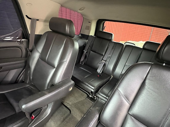 Chevrolet Tahoe 12 of 22