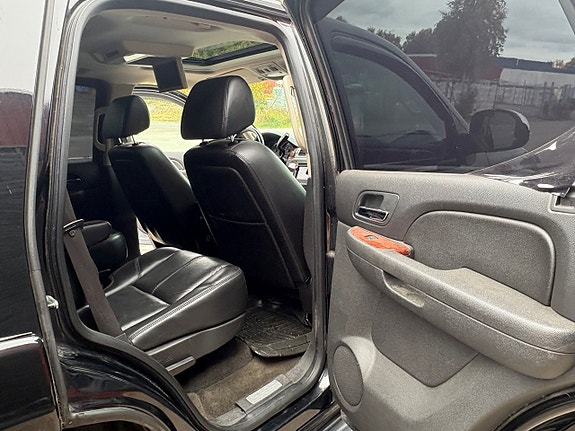Chevrolet Tahoe 17 of 22