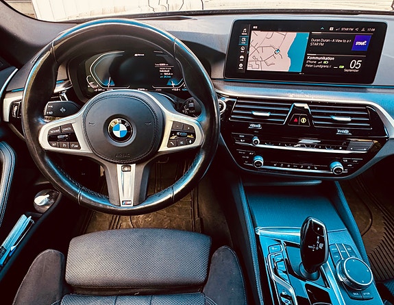 BMW 530e 5 of 11