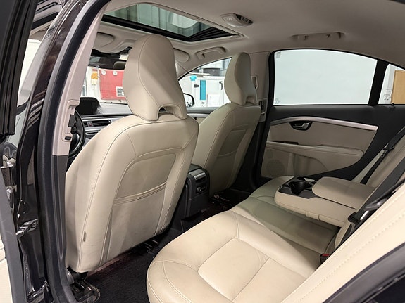 Volvo S80 26 of 28