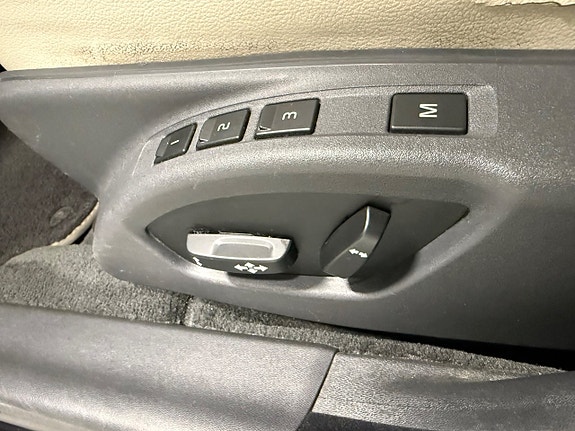 Volvo S80 16 of 28