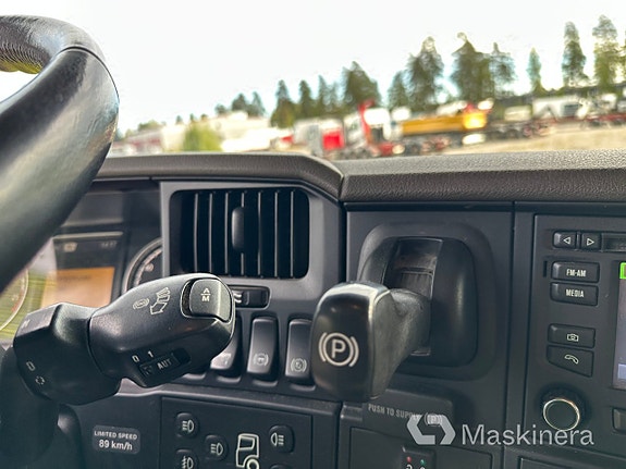 Kranbil / Brädgårdsbil Scania R490 23 of 27