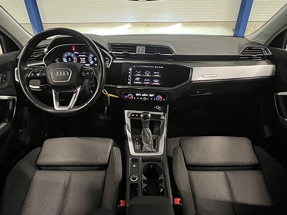 Audi Q3 16 of 25