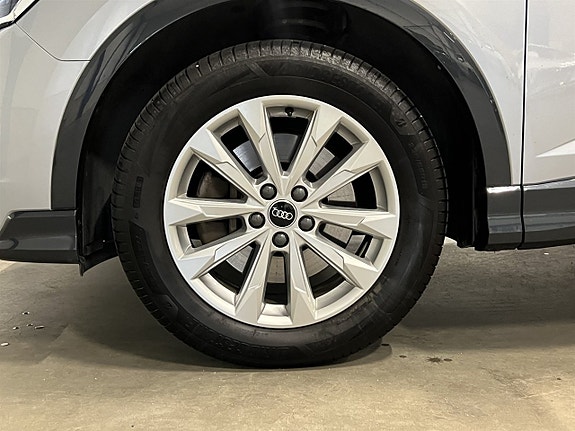Audi Q3 25 of 25