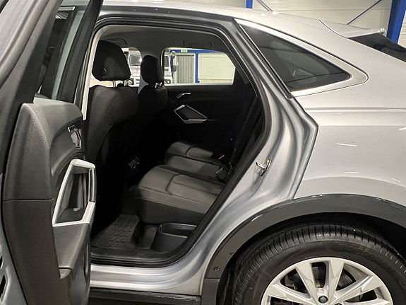 Audi Q3 13 of 25